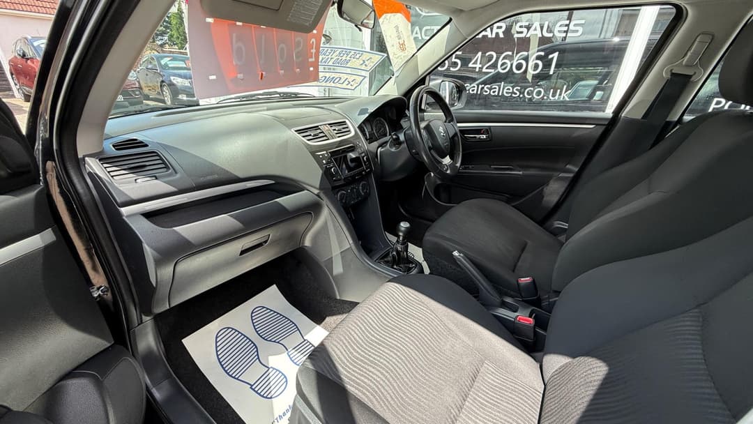 Car Image 16