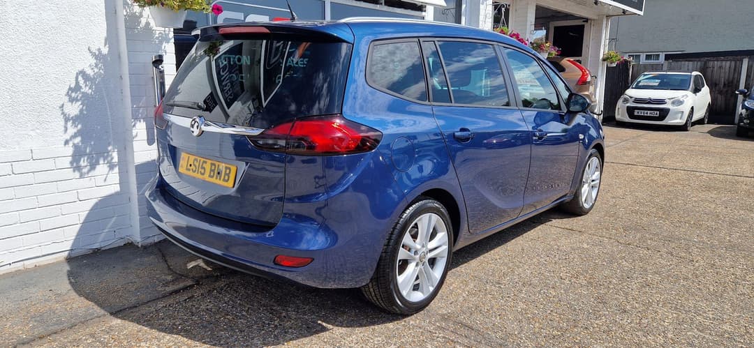 Car Image 7