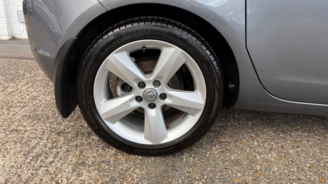 Car Image 21