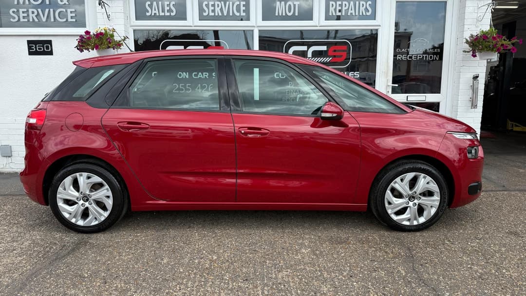 Car Image 8