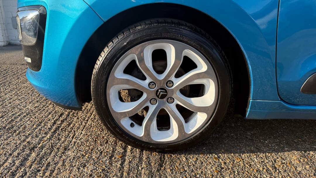 Car Image 20