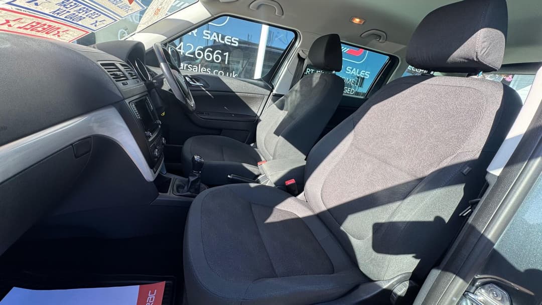 Car Image 15