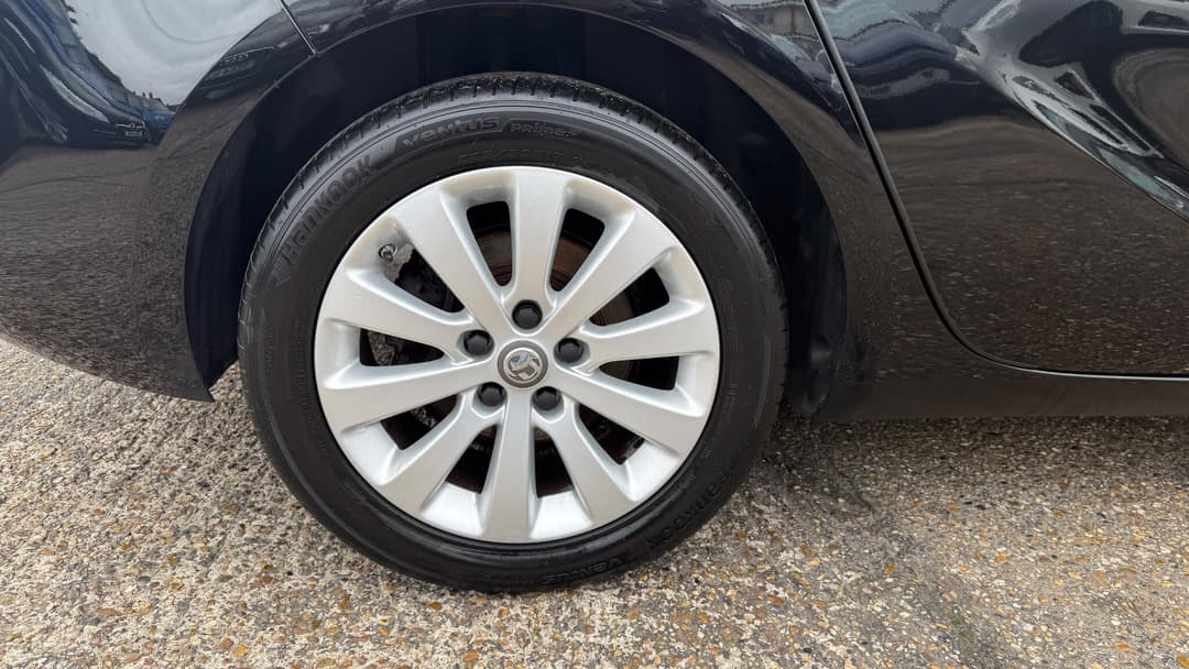 Car Image 23