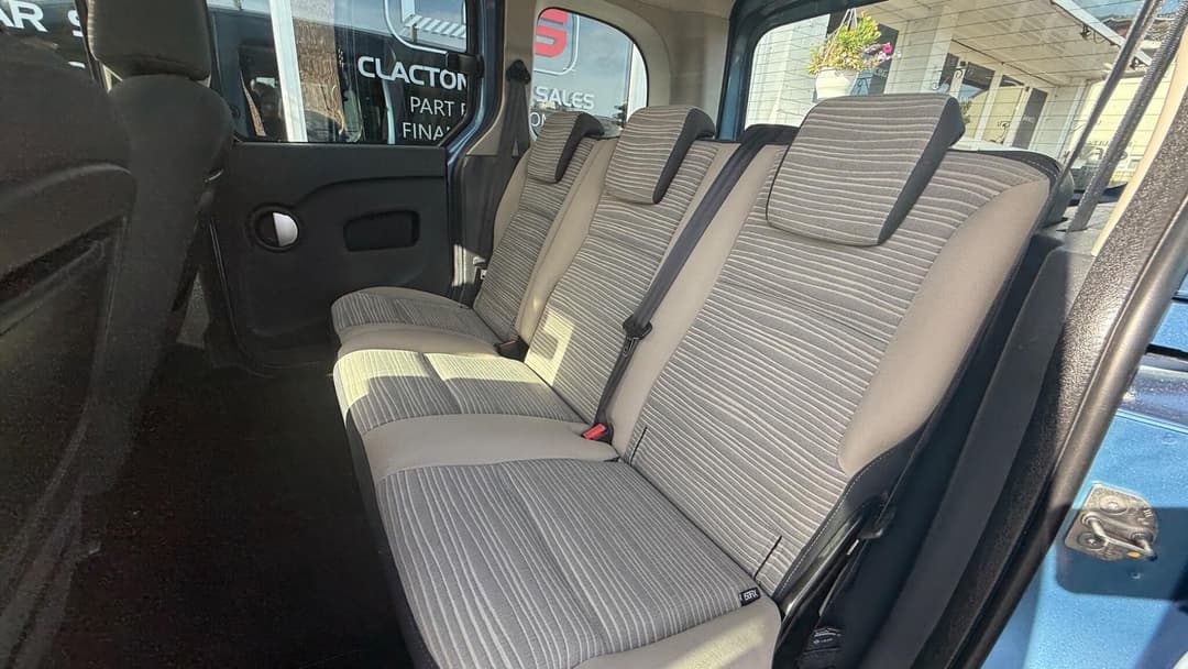 Car Image 17