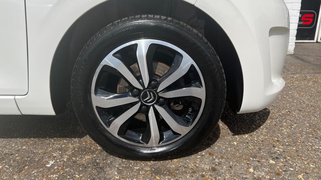 Car Image 23