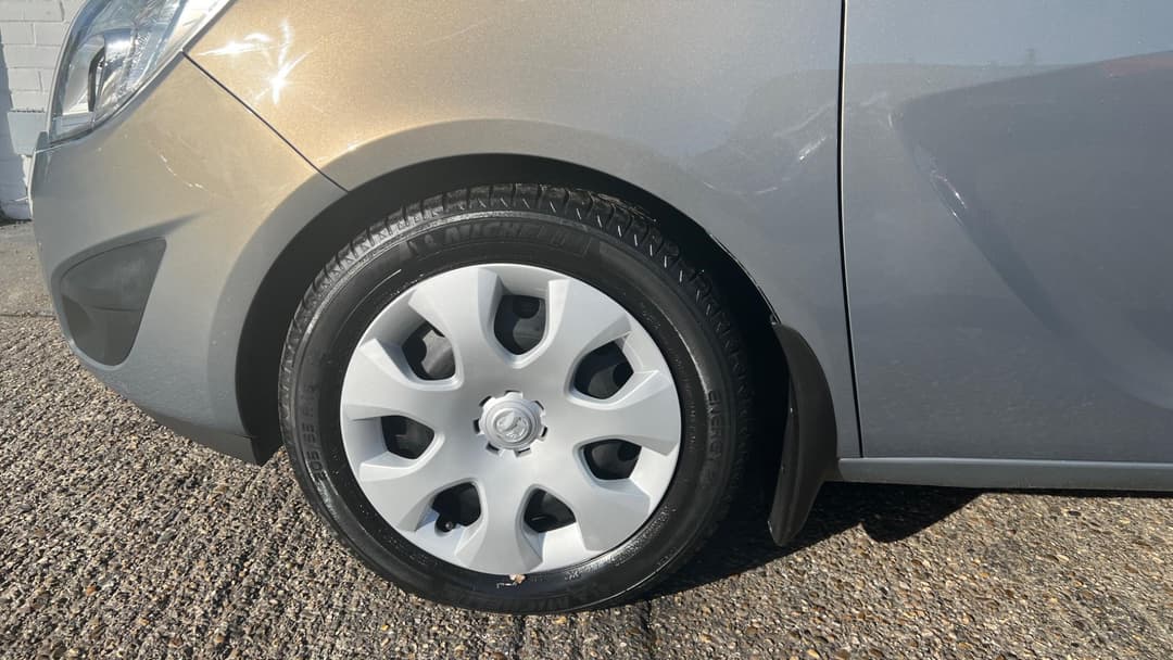 Car Image 20