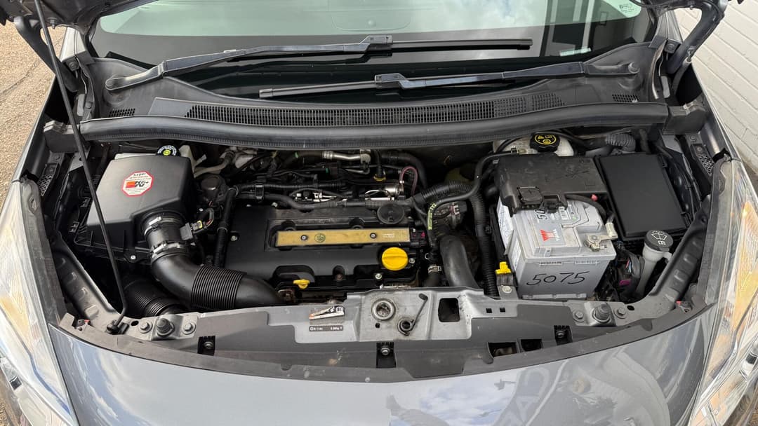 Car Image 13