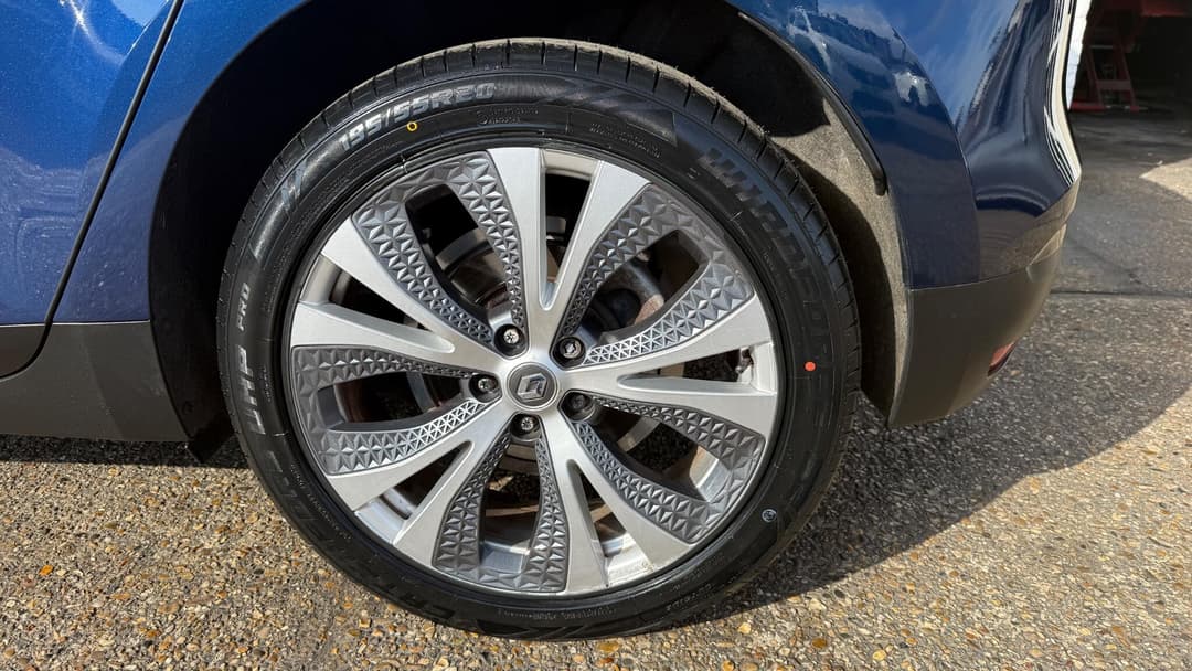 Car Image 19