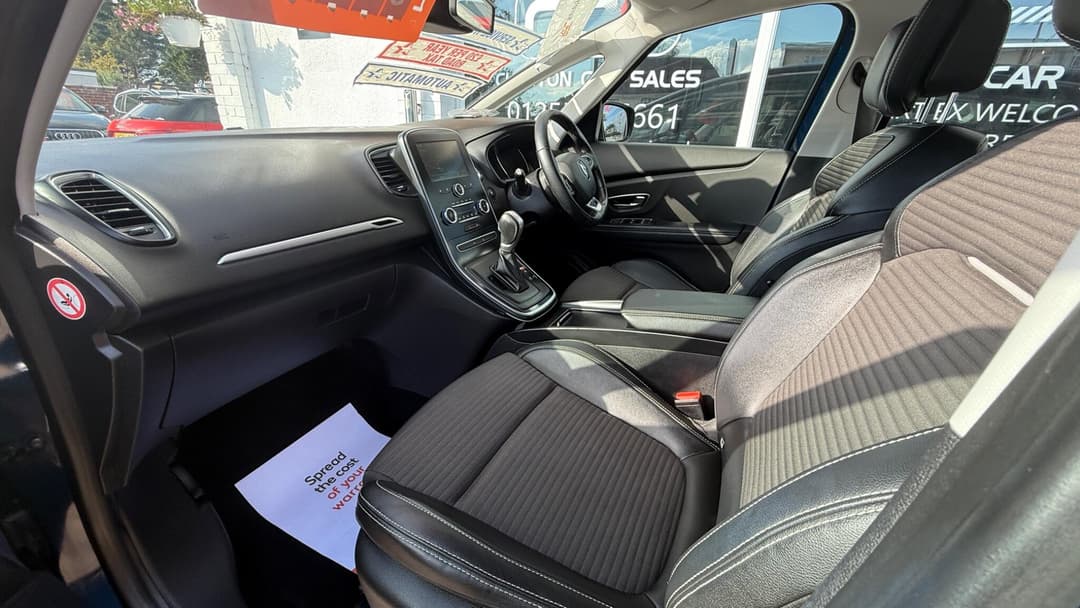 Car Image 16