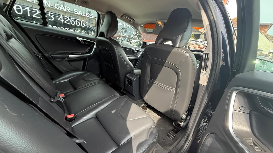 Car Image 10