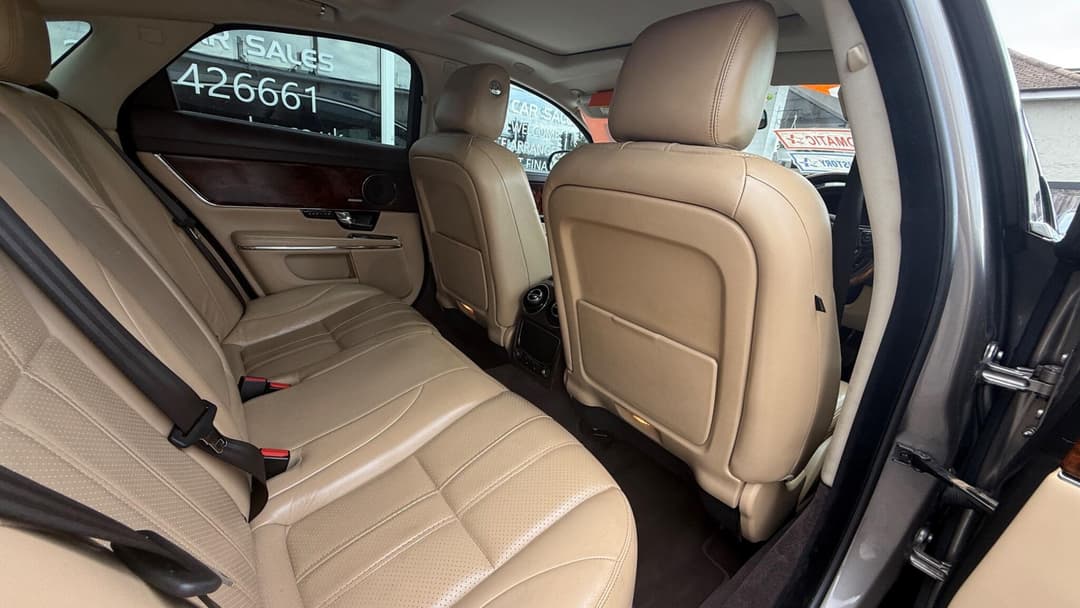 Car Image 11