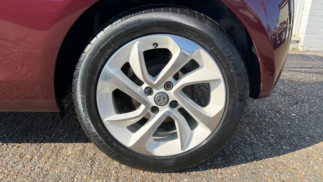 Car Image 17