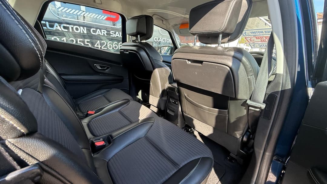 Car Image 11