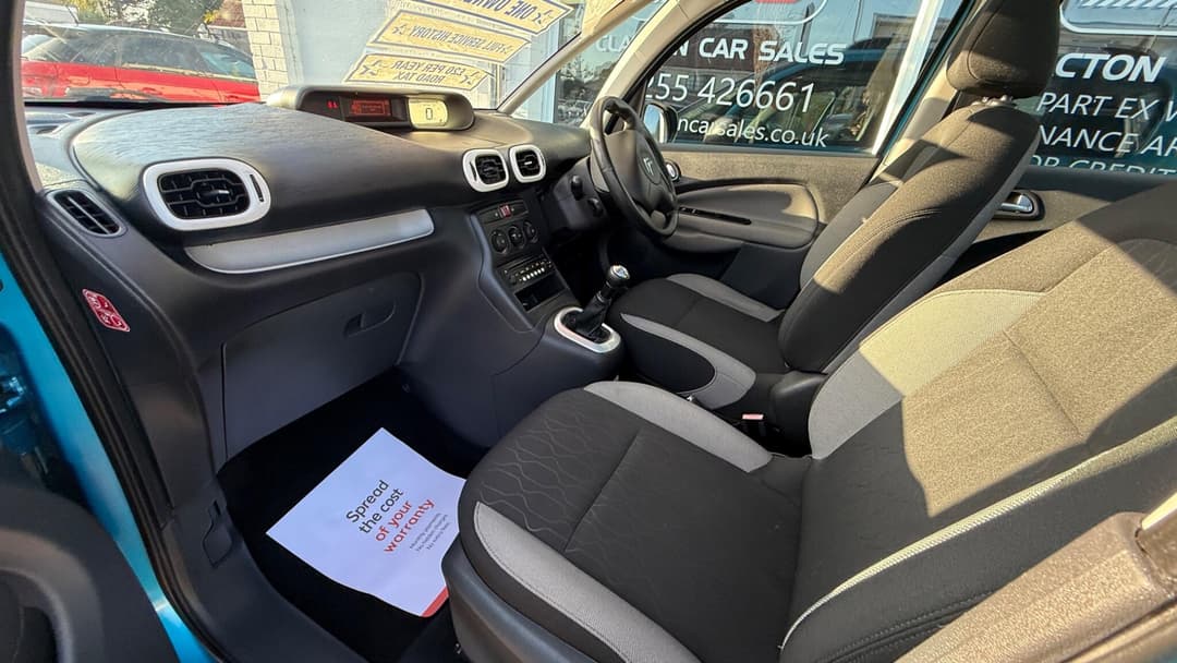 Car Image 16