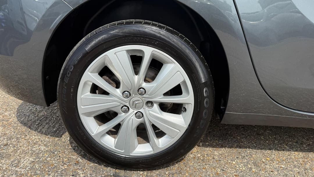 Car Image 23