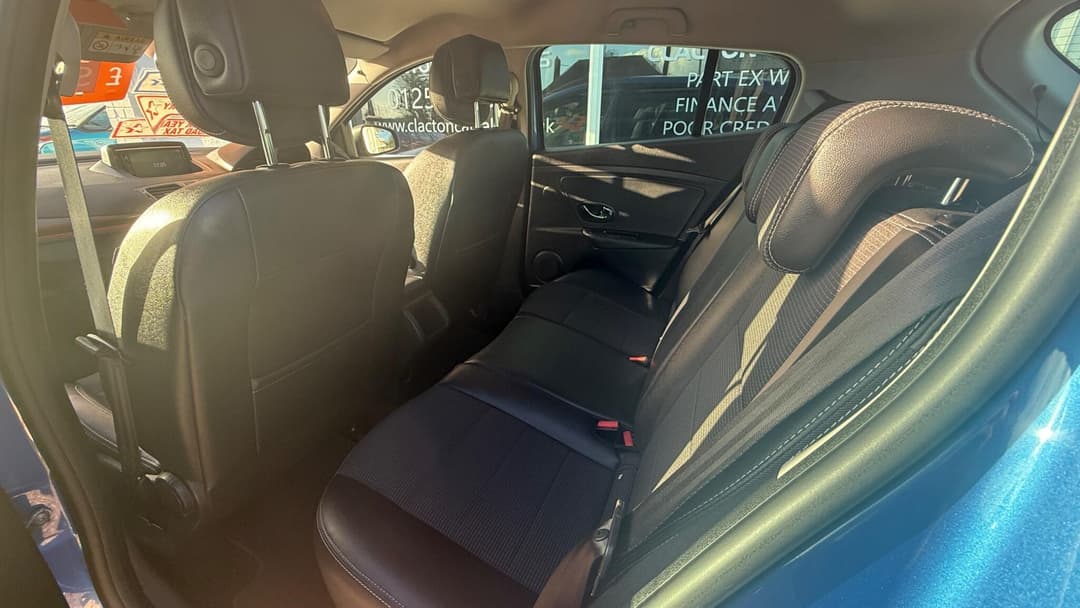 Car Image 18