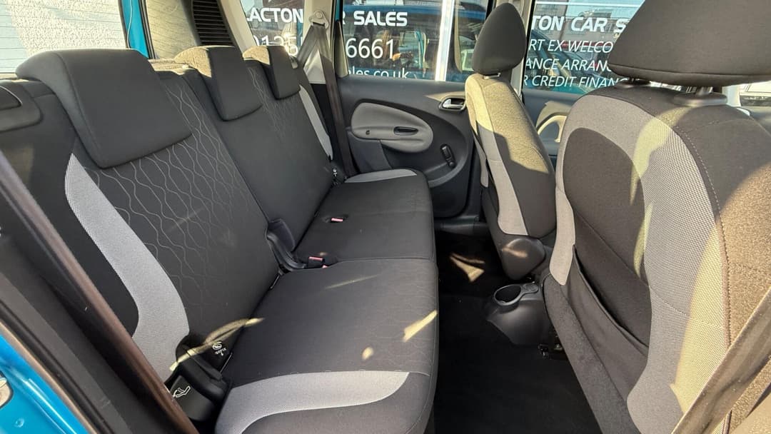 Car Image 12