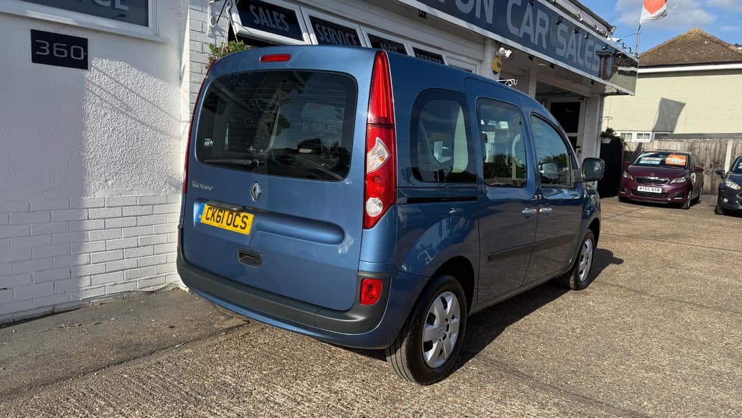 Car Image 7