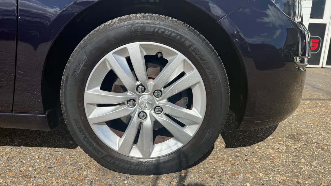Car Image 22