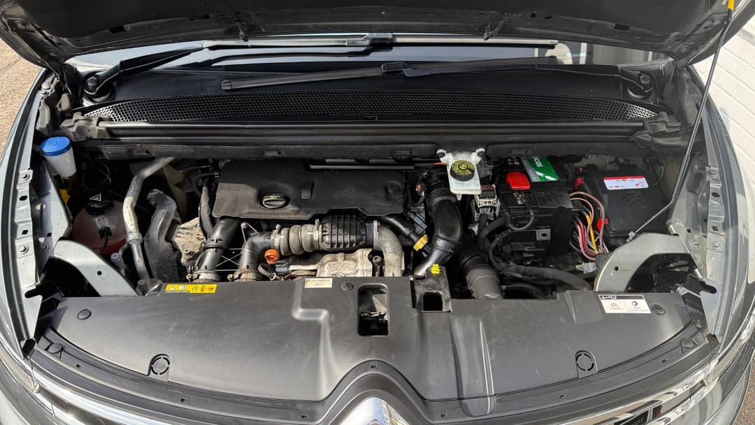 Car Image 14