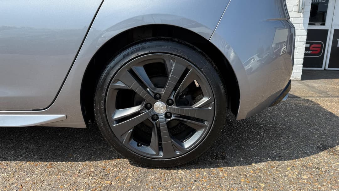 Car Image 19