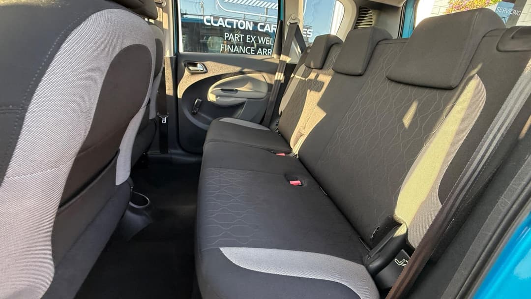 Car Image 17