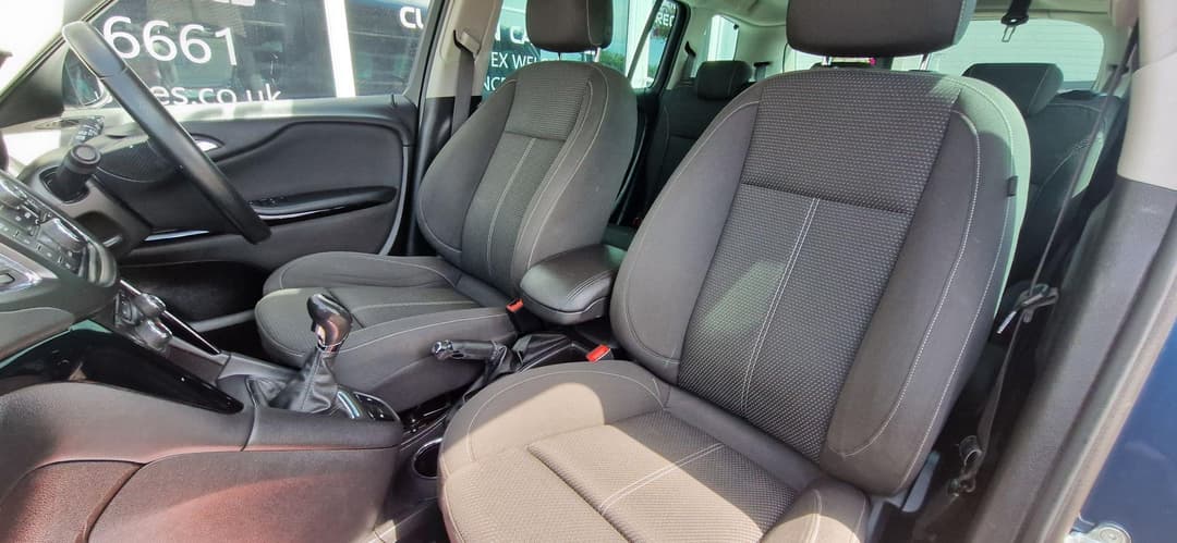 Car Image 18