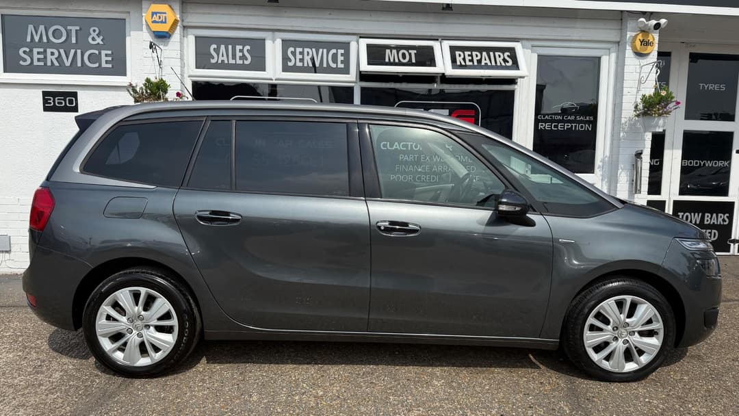 Car Image 8
