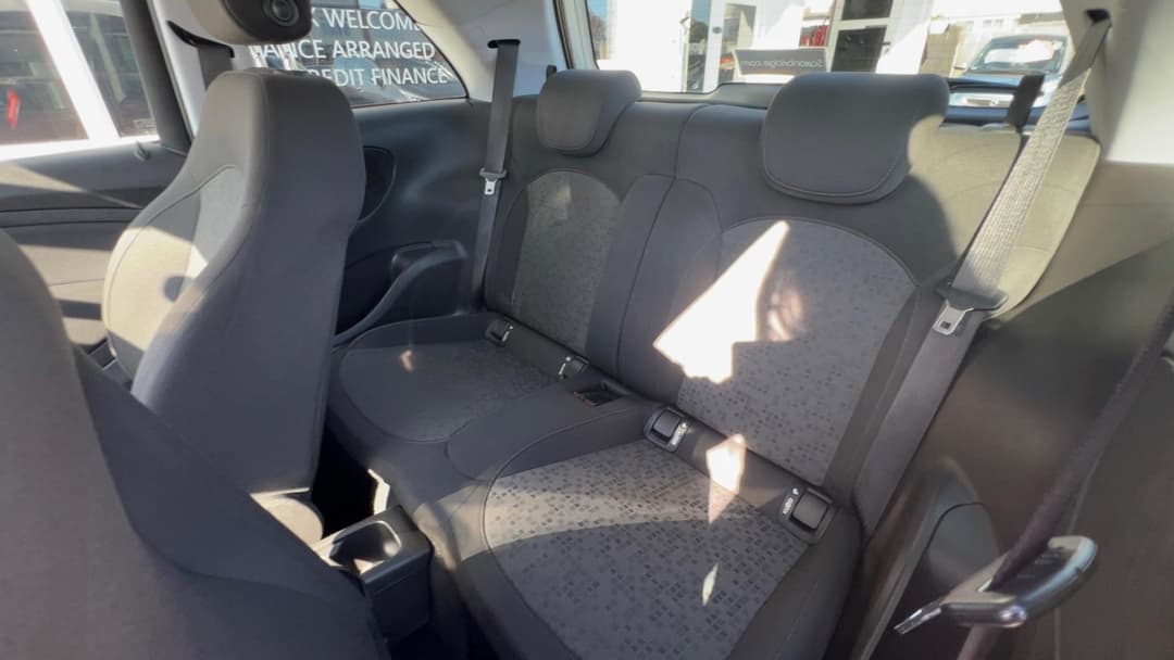 Car Image 16