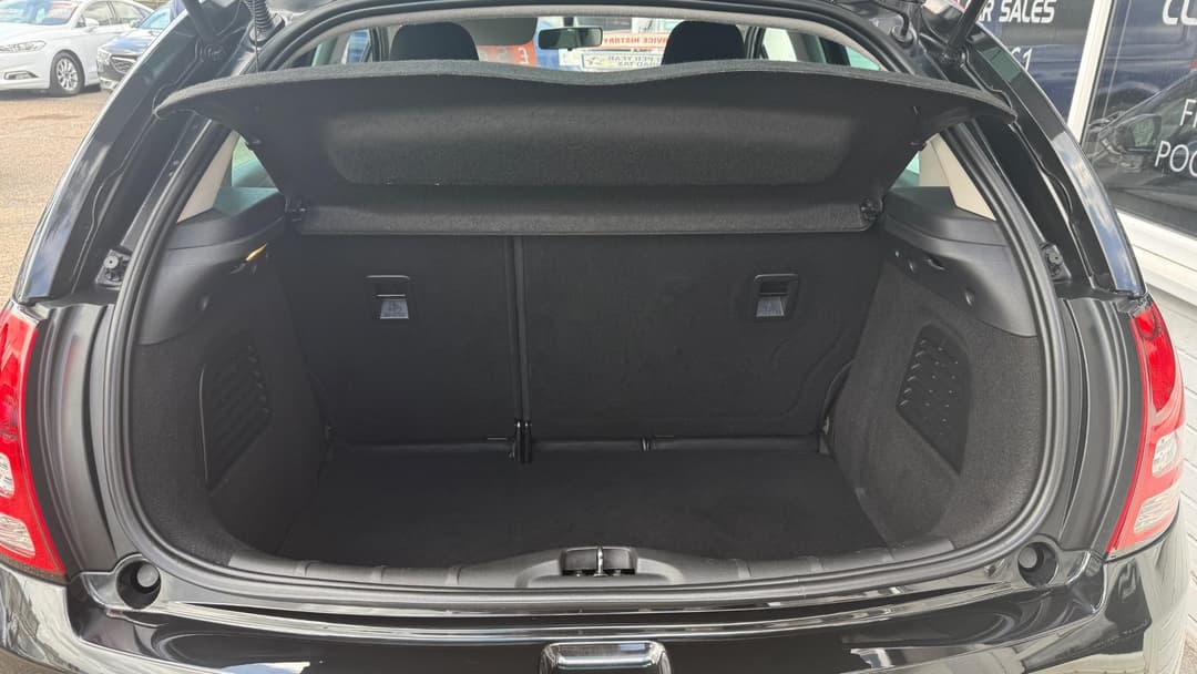Car Image 14