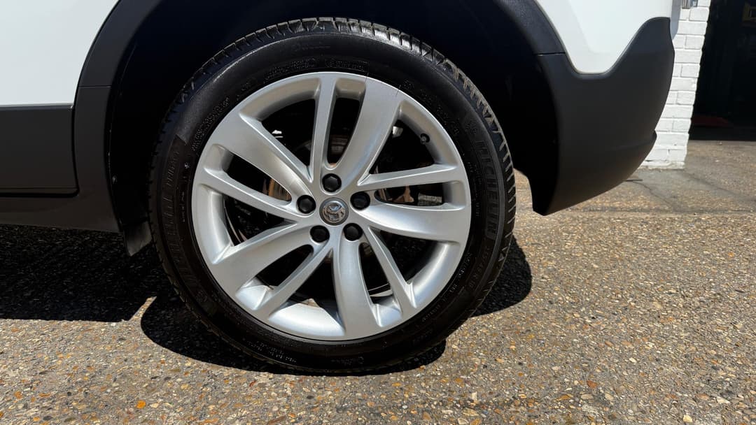 Car Image 19