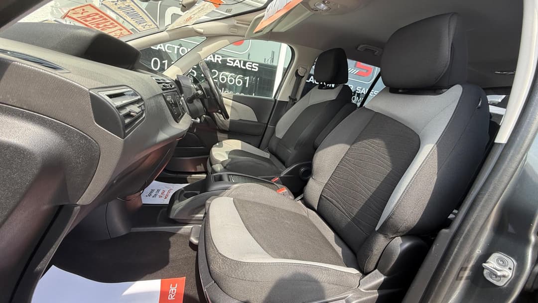 Car Image 16