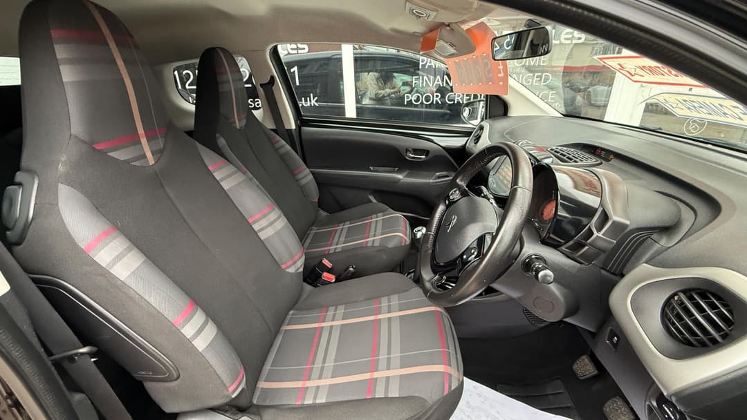Car Image 10