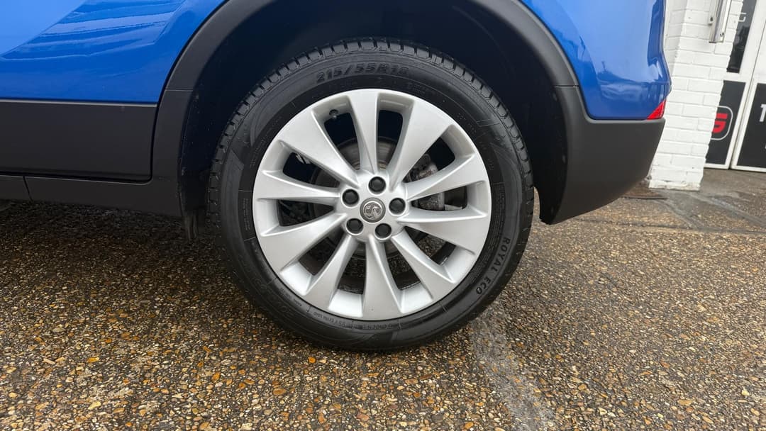 Car Image 19
