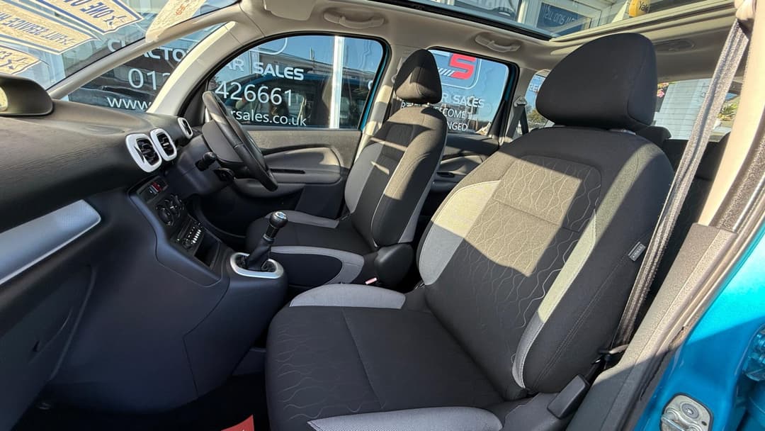 Car Image 15