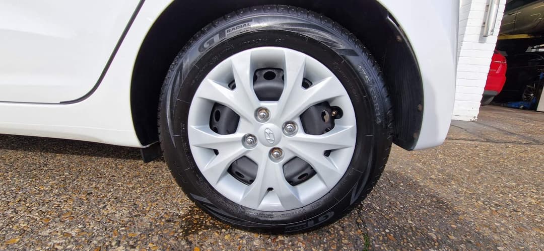 Car Image 15