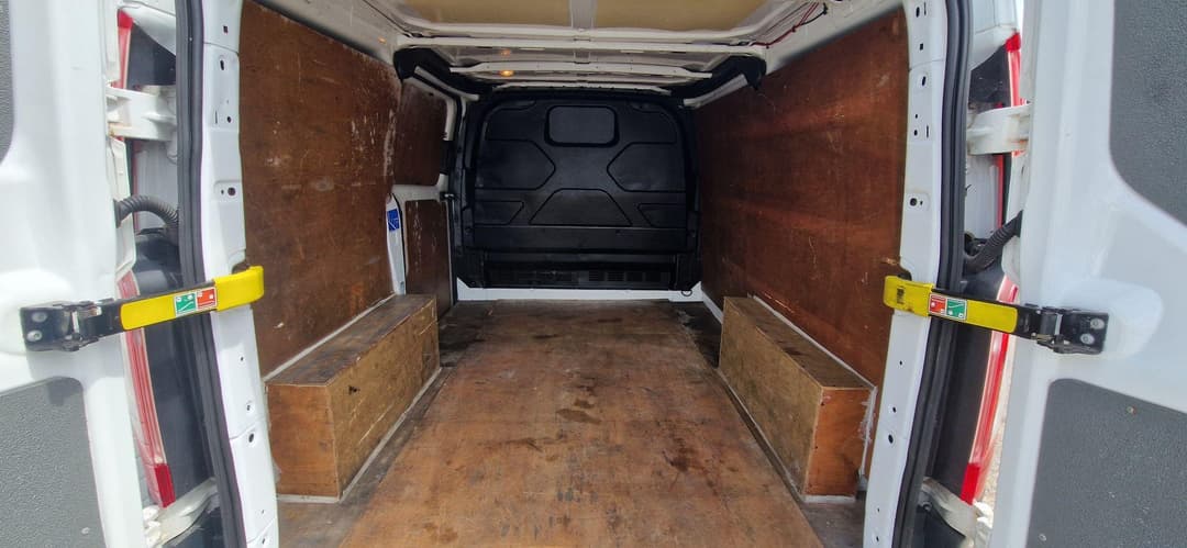 Car Image 13