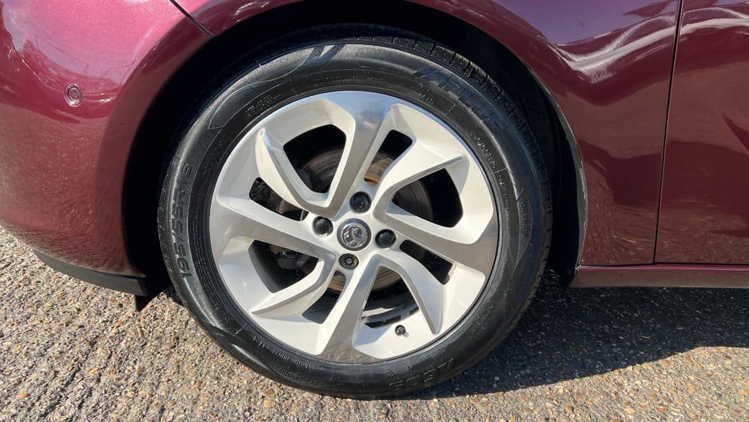 Car Image 18