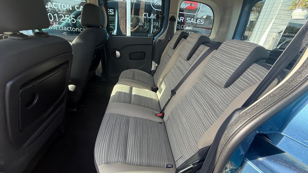 Car Image 18