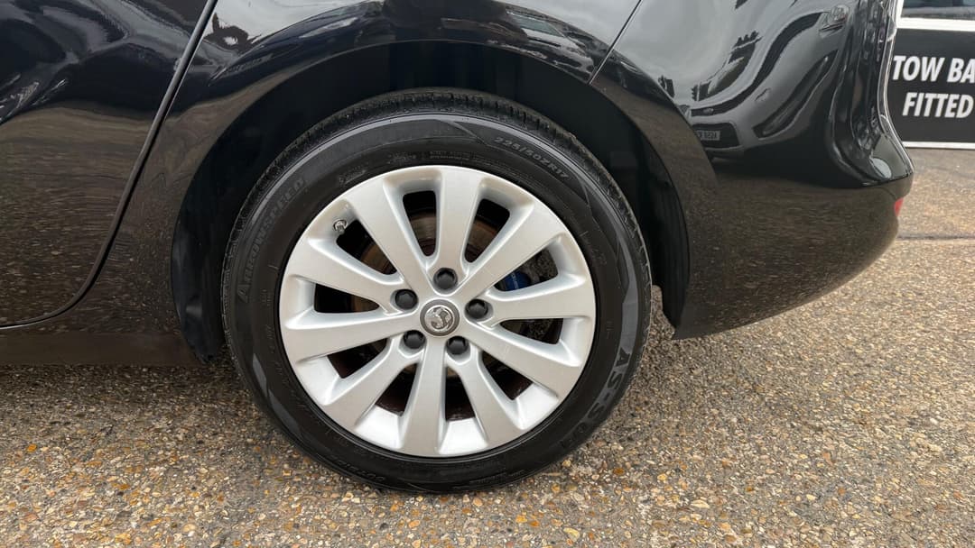 Car Image 16