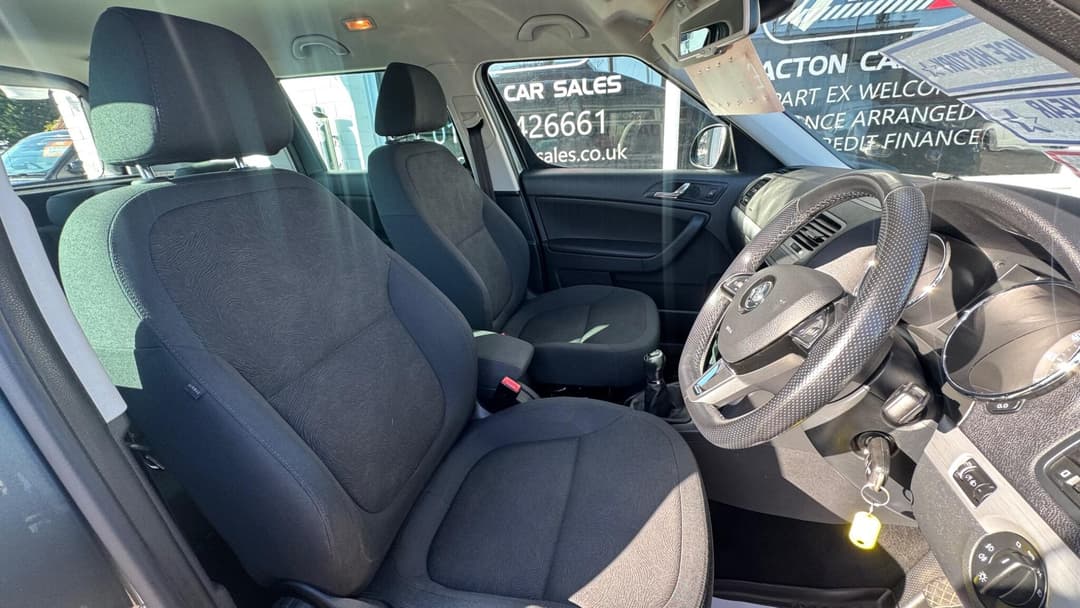 Car Image 10