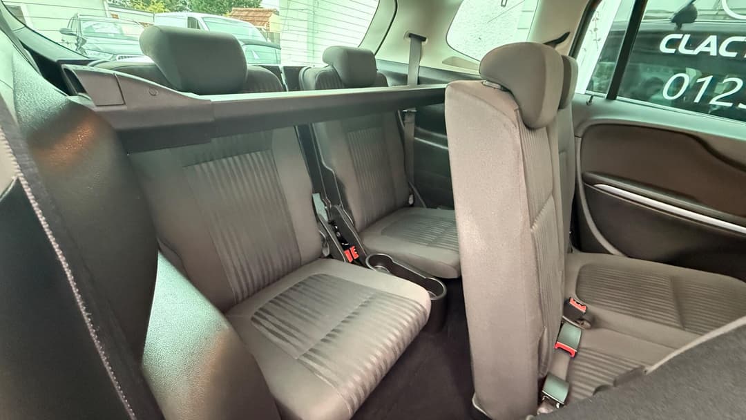 Car Image 13