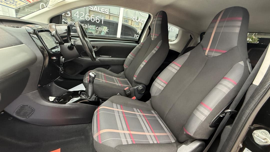 Car Image 14