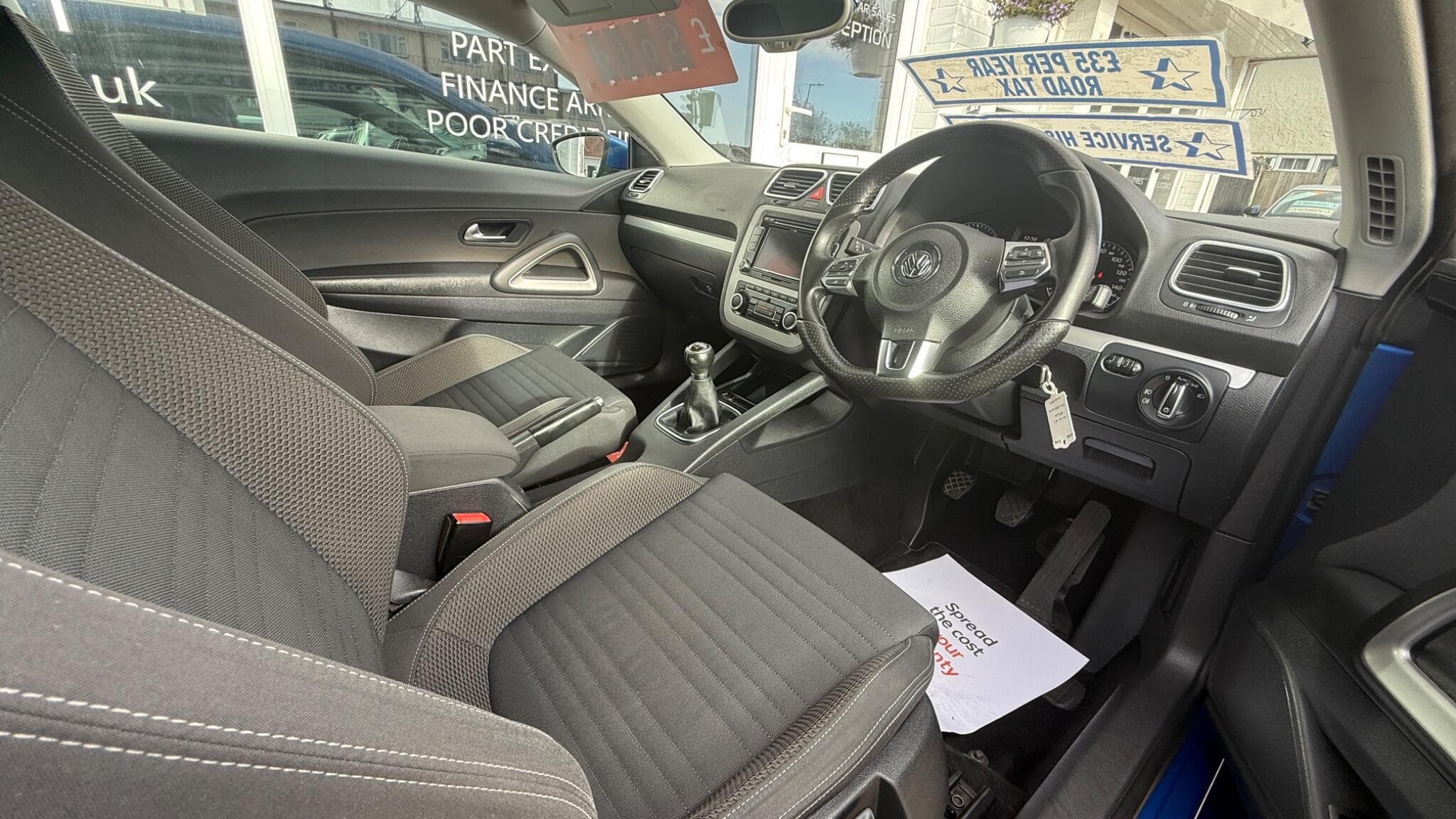 2011 Volkswagen Scirocco - Image 9