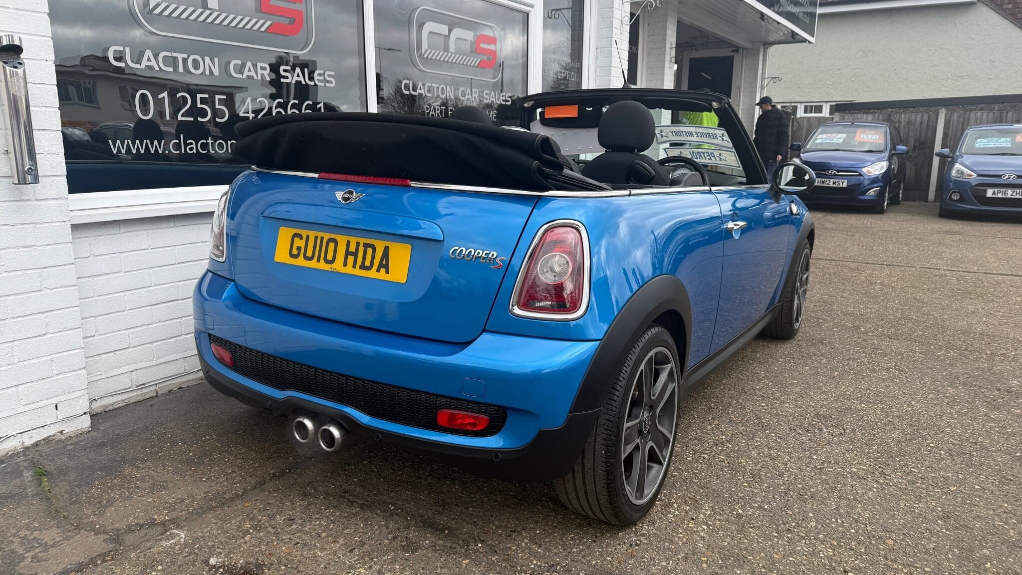 2010 MINI Convertible - Image 7