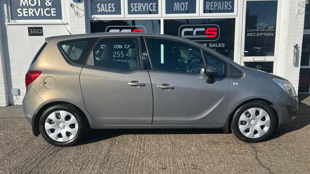 Car Image 8