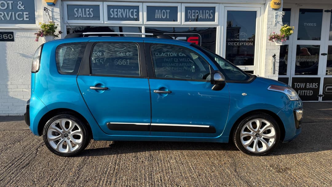 Car Image 8