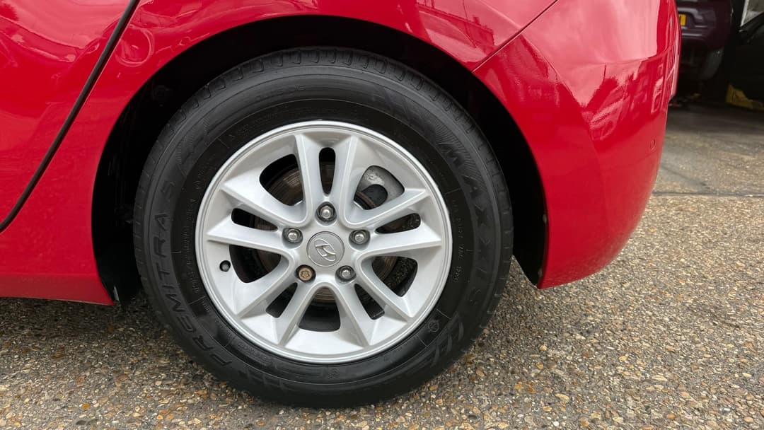 Car Image 19