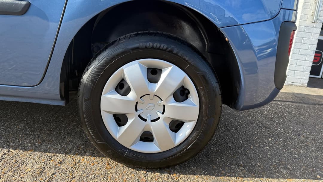 Car Image 19