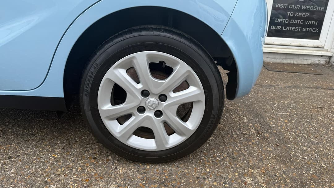 Car Image 19